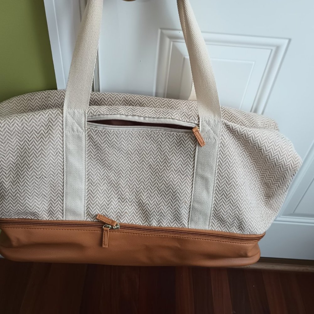 DSW TRAVEL BAG
